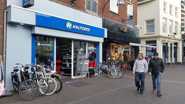 Halfords winkel Zwolle vandaag gewoon open
