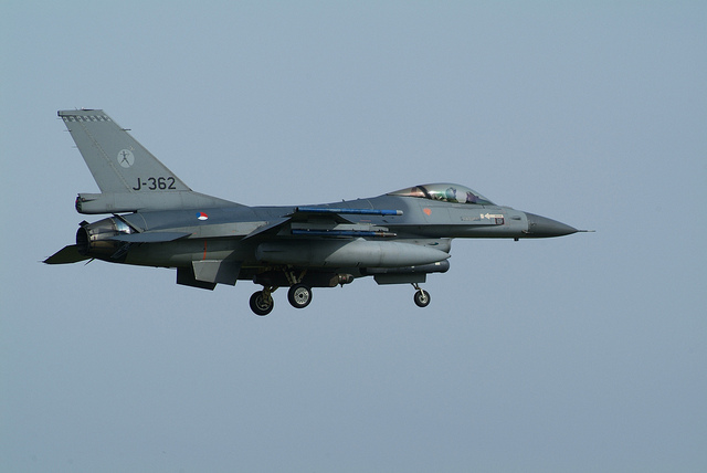 Foto: ©Jerry Gunner - F-16AM J-632 322 Sqdn. vloog vanmiddag op nog geen kilometer over Zwolle heen