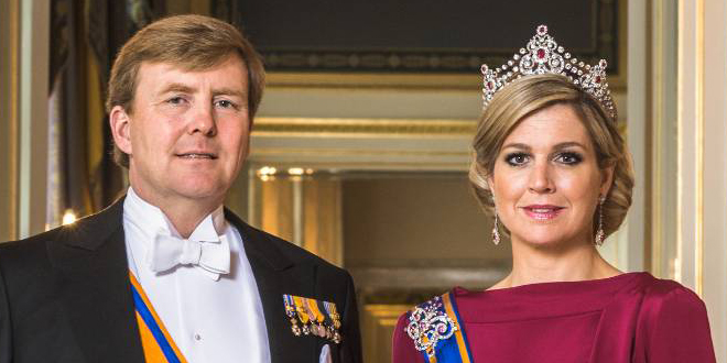 Zijne Majesteit Koning Willem-Alexander en Hare Majesteit Koningin Máxima, april 2013 - © RVD, foto: Koos Breukel.