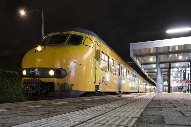 Foto: Flickr CC: Roel Hemkes - NS Plan V stellen 457 en 963 als trein 5674 te Amersfoort Schothorst, 15 november 2015