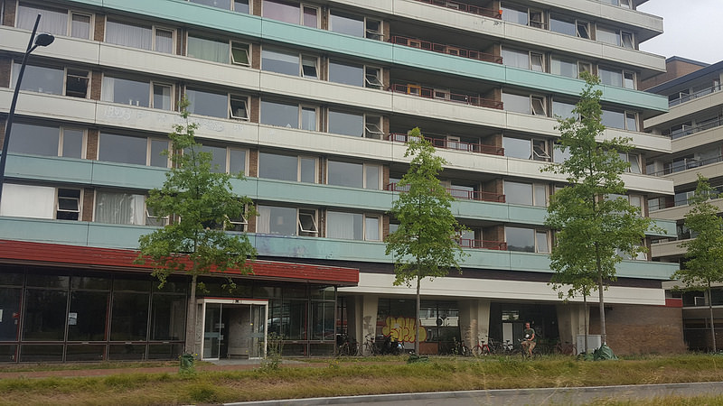 renovatie Harm Smeengekade tot kooppappartementen en deels zorg woningen