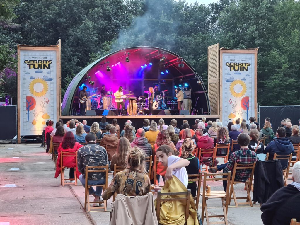 Hedon buitenconcerten gestart in Gerrits Tuin RTV Focus